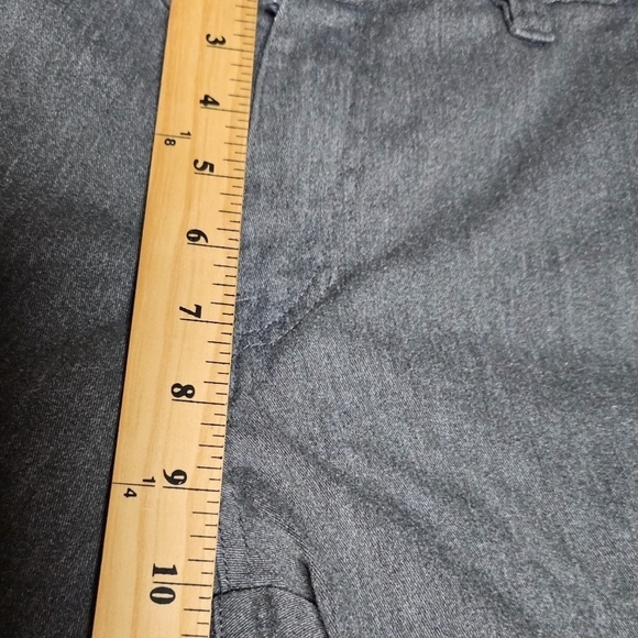 Volcom Men's Flat Front Modern Fit Chino Shorts Size 30 Dark Gray - Picture 9 of 11